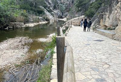 Dol a Vilafranca del Penedès per la mort d'una veïna de 9 anys en el despreniment de roques de la Fontcalda. ACN